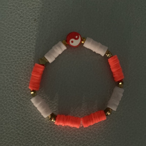 Red ☯️ - Picture 3 of 4